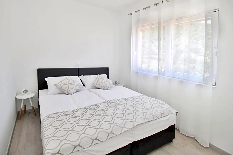 Bacan Family Apartments