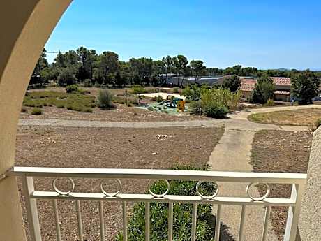 One-Bedroom Apartment with Garden View