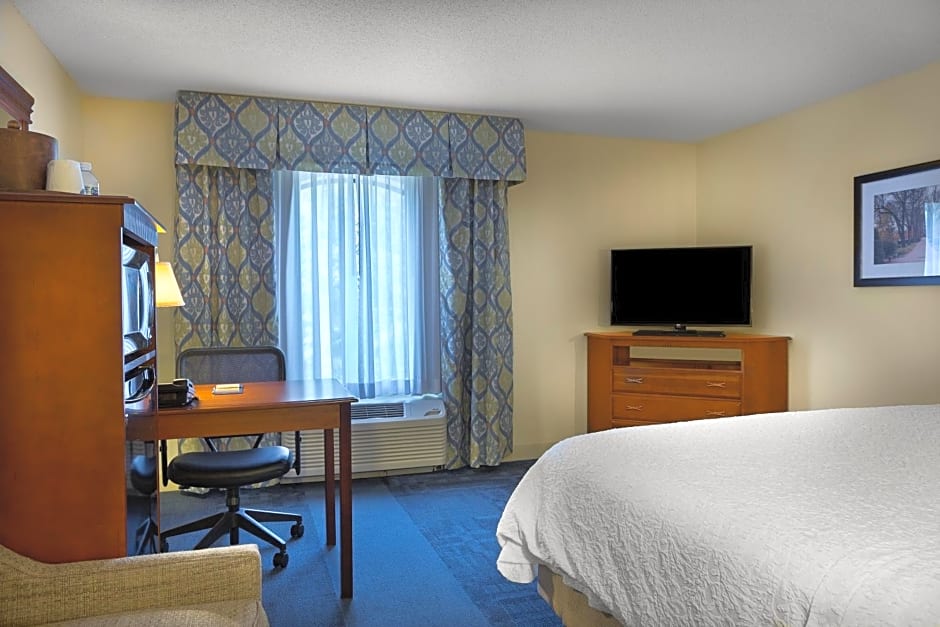 Hampton Inn Belmont at Montcross