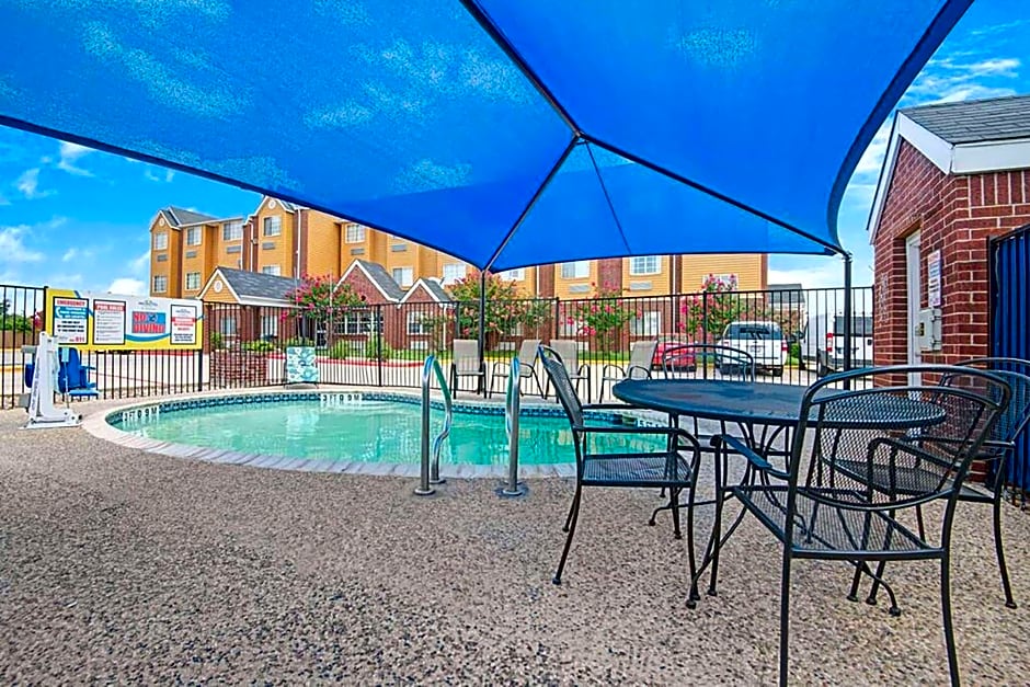 Super 8 by Wyndham San Antonio Downtown NE
