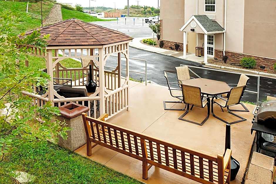 Microtel Inn & Suites by Wyndham St Clairsville/Wheeling