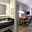 Days Inn & Suites by Wyndham Commerce
