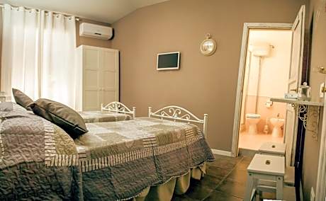 Twin Room with City View