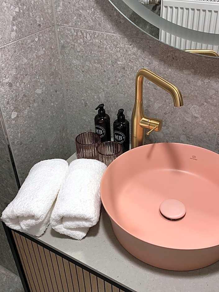 Bob W Munich Airport - Peterhof