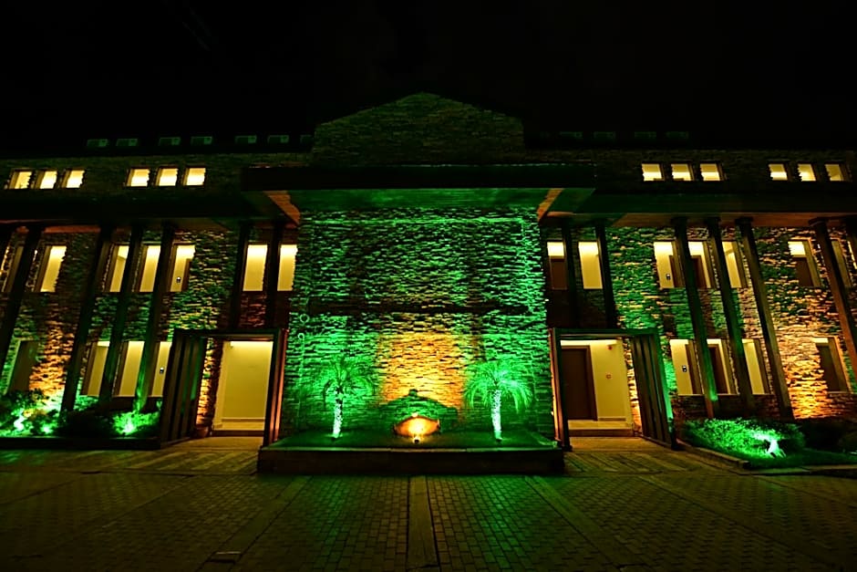 Manaspark Deluxe Hotel