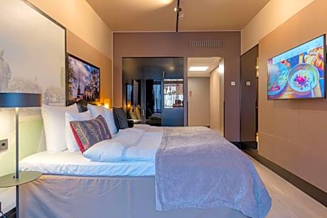 Standard King Room