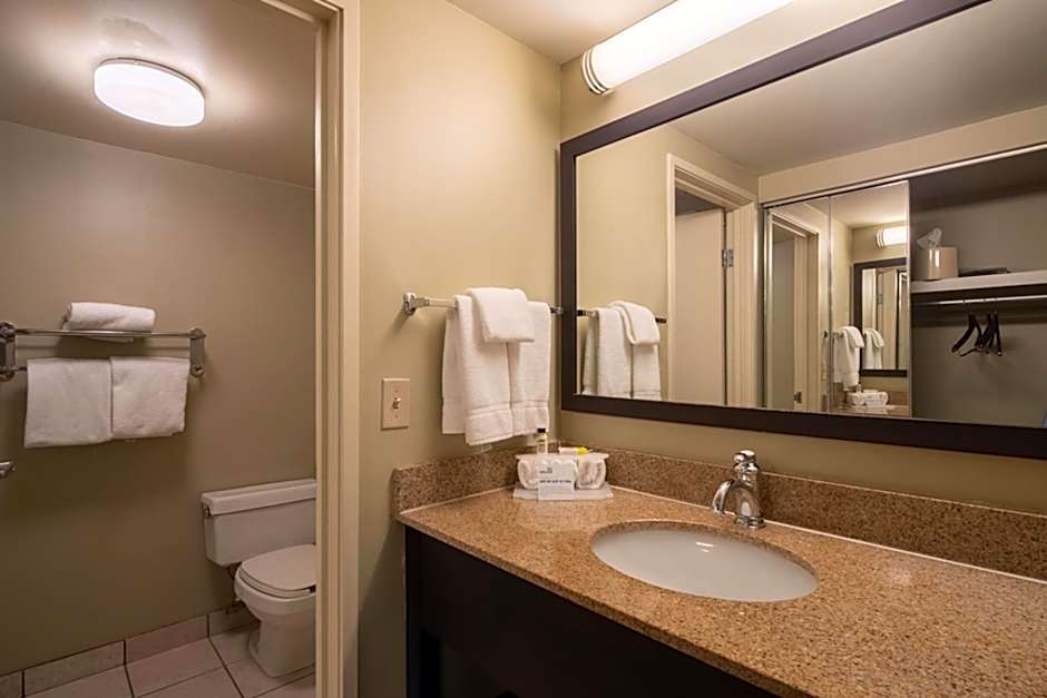 Holiday Inn Express Hotel & Suites Pittsburgh Airport By IHG