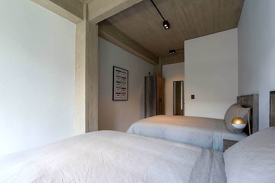 Zielo 3bdrm 2 bath Private balcony, Rooftop Walk to Zocalo