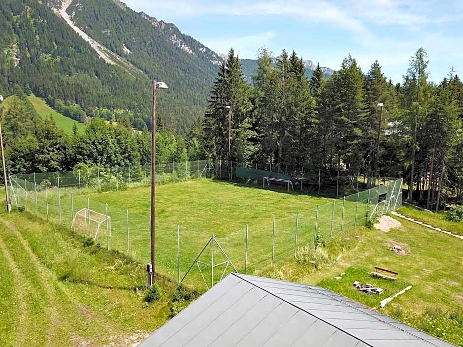 Mountain Hotel & Hostel