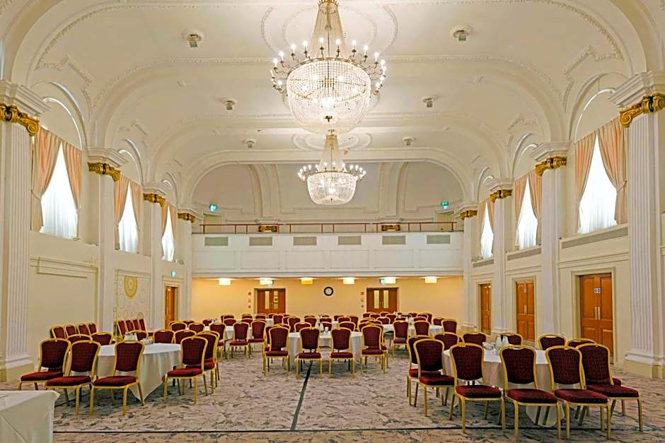 Bristol Grand Hotel By Sunday