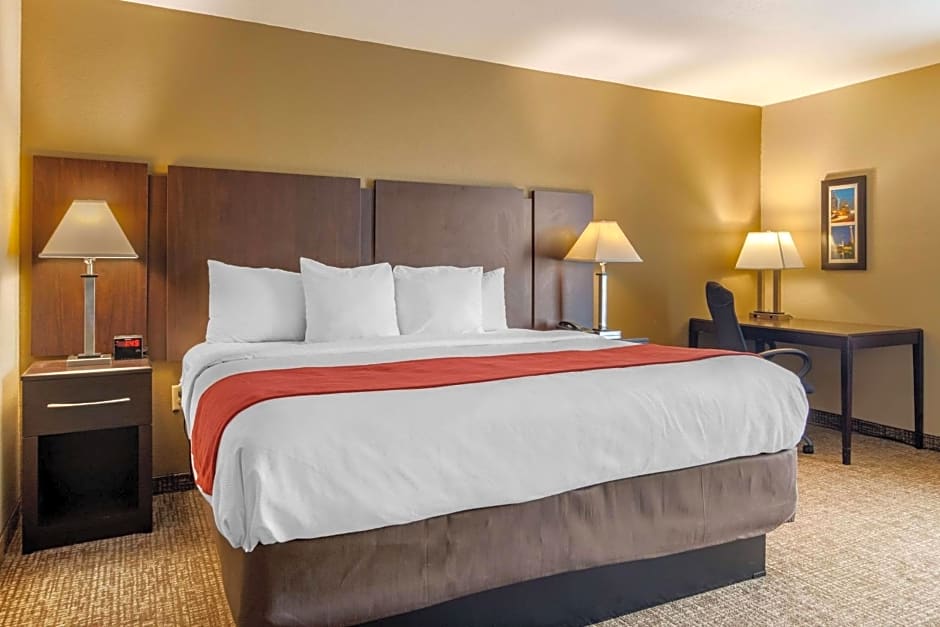 Comfort Inn & Suites Perry National Fairgrounds Area