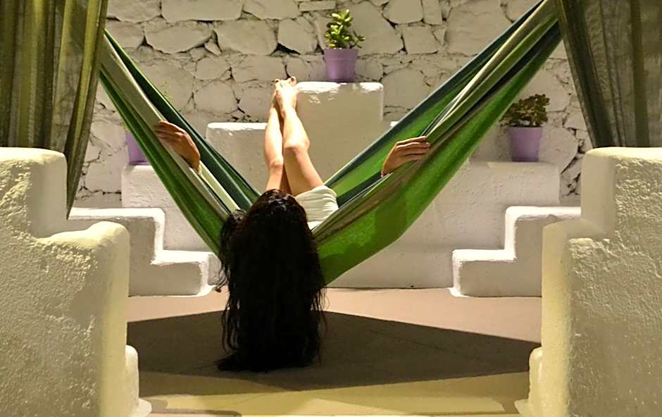 Apsenti couples only