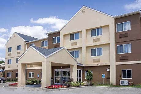 AmericInn by Wyndham Topeka