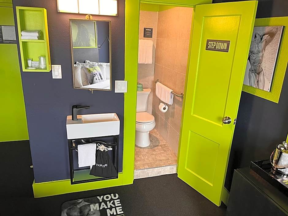 Mari Jean Hotel - All Adults Welcome