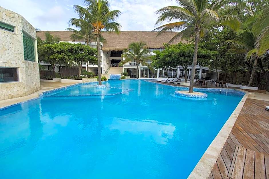 Le Reve by Mij - Beachfront Hotel