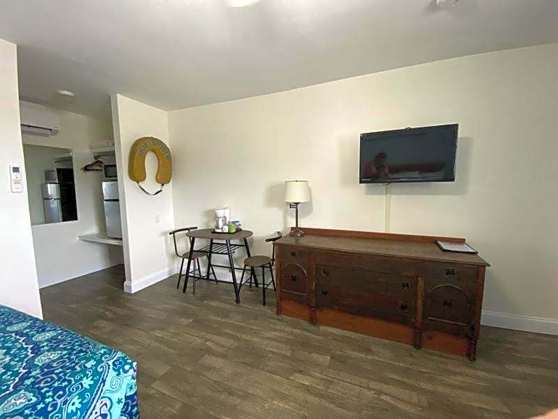 Wachapreague Inn - Motel Rooms