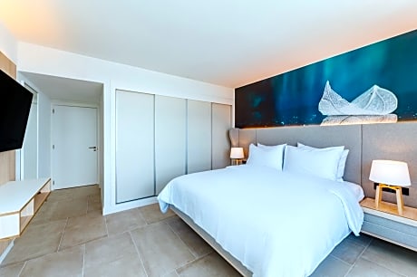 Premium Three-Bedroom Suite with Ocean View