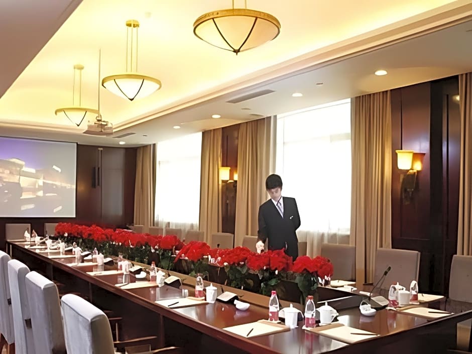 Wudangshan Jianguo Hotel