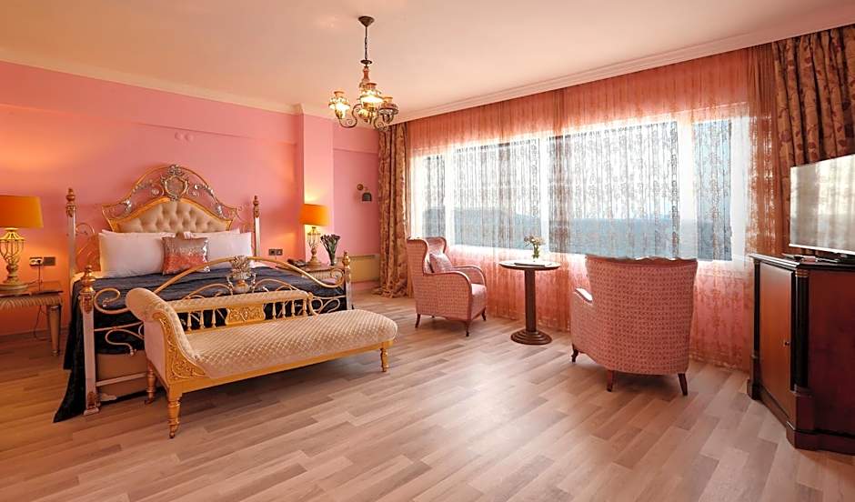 URLA PERA HOTEL