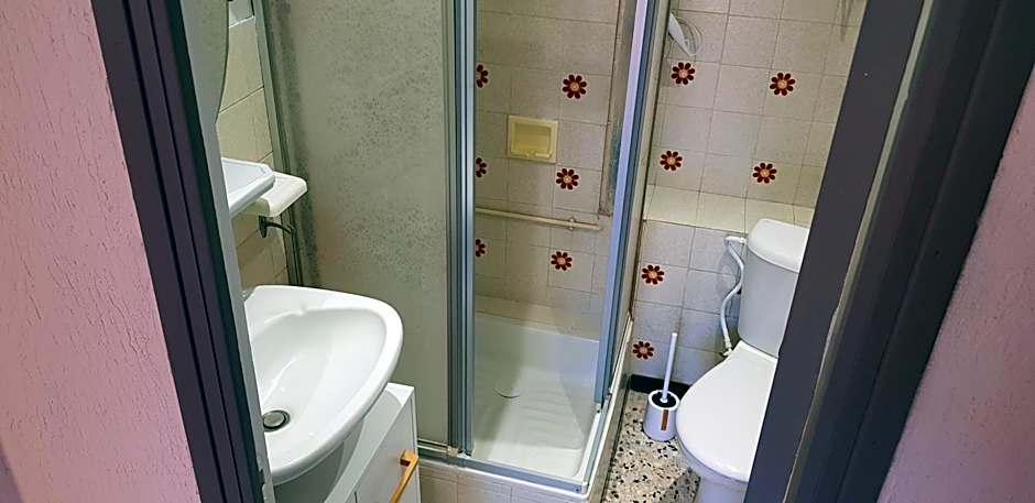 Appartement bas de villa rez de jardin