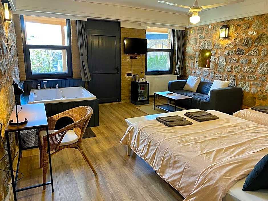 Attalos Suites Hotel