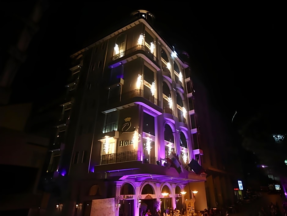 Q Hotel