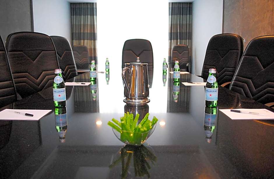 DoubleTree by Hilton Chatsworth
