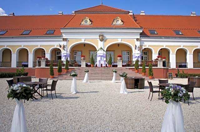 Teleki-Wattay Kastélyszálló