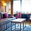 Au Coeur Du Village Hotel