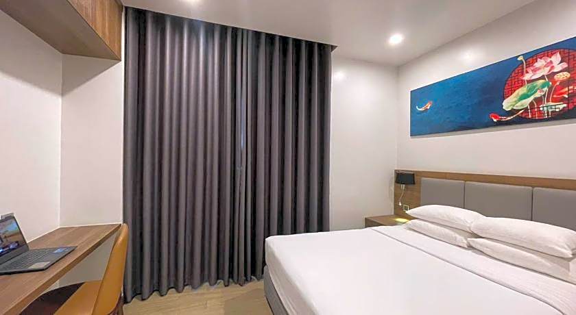 Zen Riverside Hotel n Residences