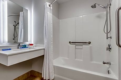 Suite with Mobility Accessible Roll In Shower - Non-Smoking