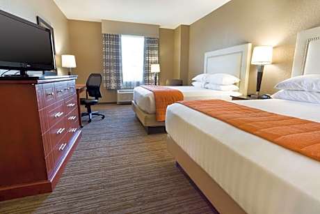 Superior Queen Room with Two Queen Beds - Accessible, Tub