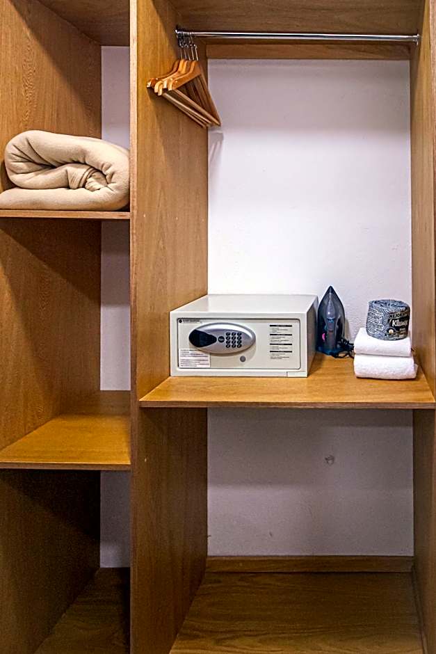 La Iguana Vallarta LGBT ADULTS ONLY - Romantic Zone - Party Clubbing Street