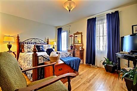 Room with Two Double Beds and Shared Bathroom