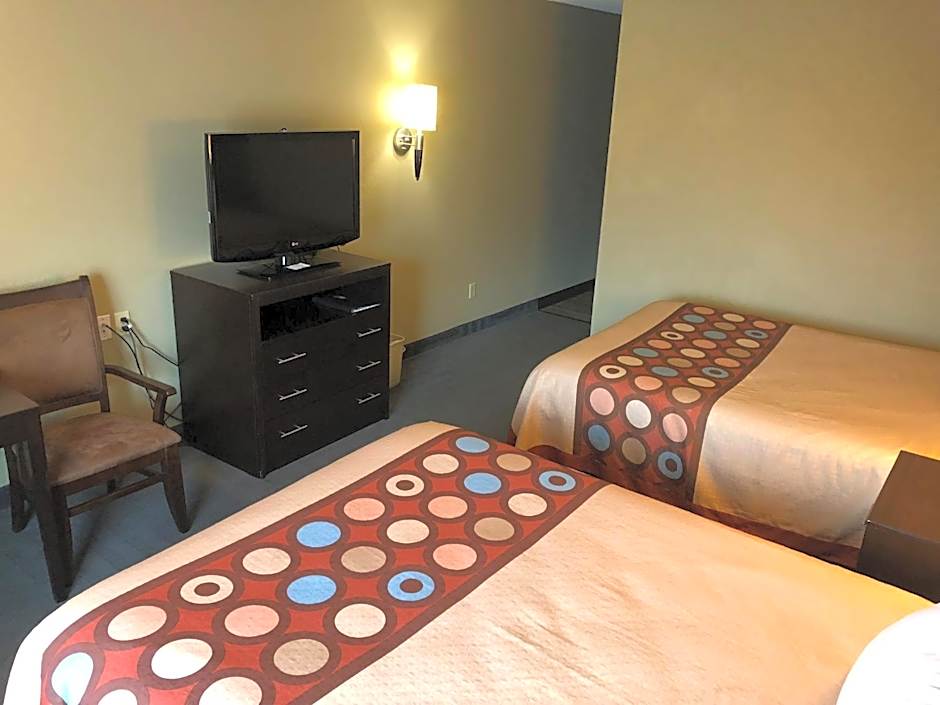 Super 8 by Wyndham LaGrande