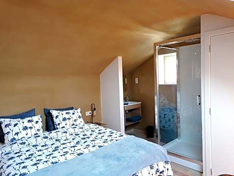 Double Room with Private Bathroom