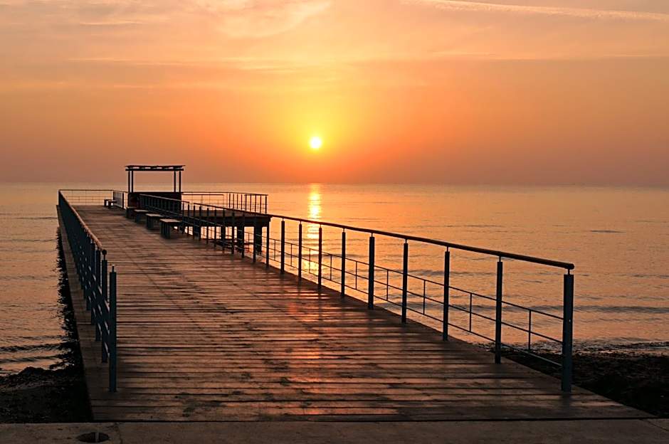 Les Palmiers Beach Boutique Hotel & Luxury Apartments