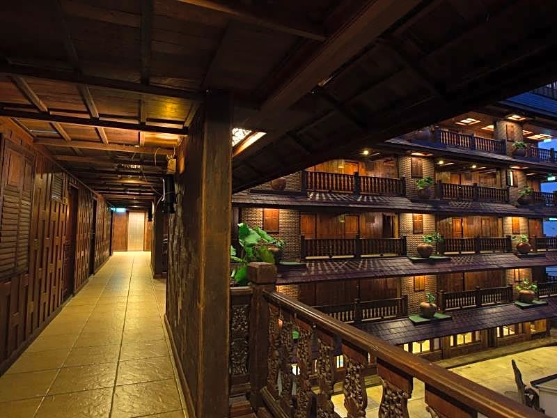 True Siam Rangnam Hotel