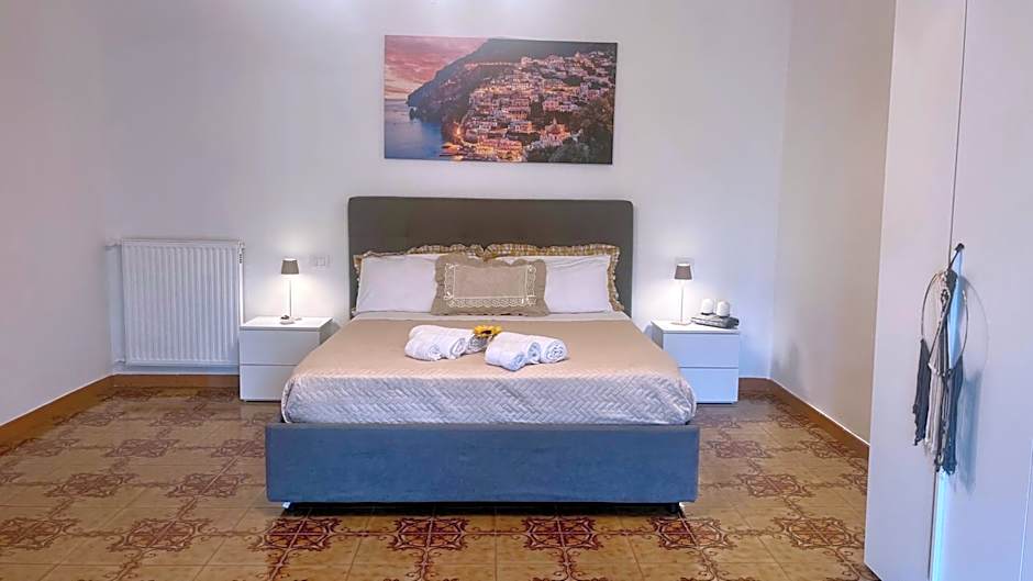 Home Jocy Spacious 3 Bed rooms Apartment with private Parking Ideal for Groups