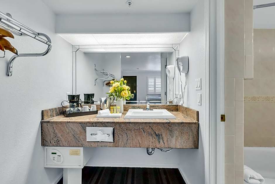 Napa Valley Hotel & Suites