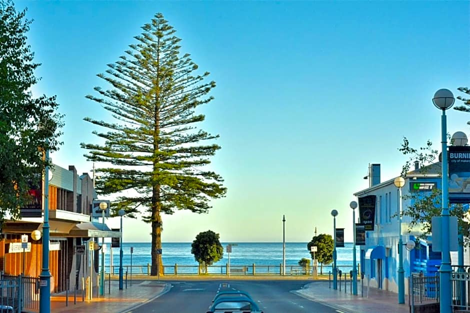 Beachfront Voyager Motor Inn