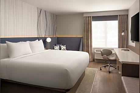 1 King Bed