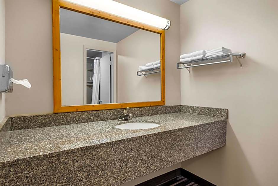Best Western Lee's Motor Inn