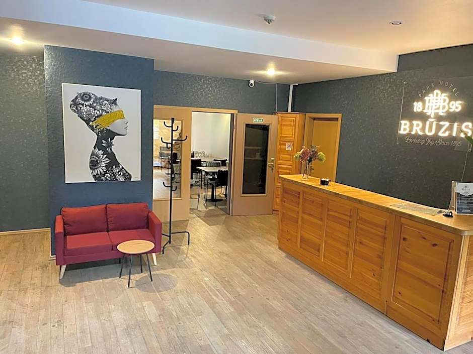 Park Hotel Brūzis