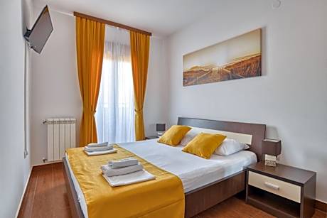 Premier One-Bedroom Apartment with Sea View