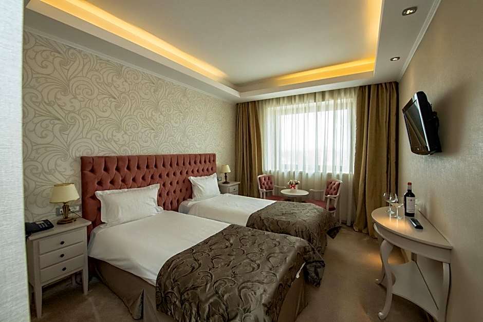 Hotel Roman by Dumbrava Business Resort