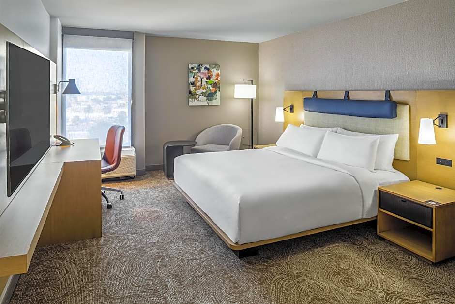 Photo 1 of 4 of 1 King Bed, Hearing Accessible