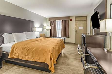 Standard King Room - Non-Smoking