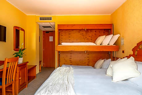 Quadruple Room with Balcony