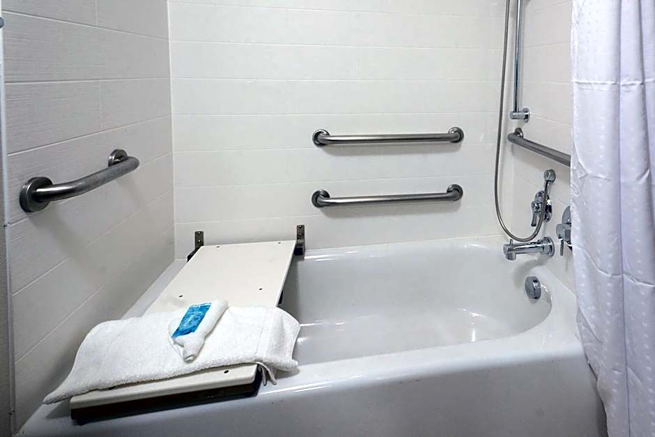 Holiday Inn Express Hotel & Suites Research Triangle Park By IHG